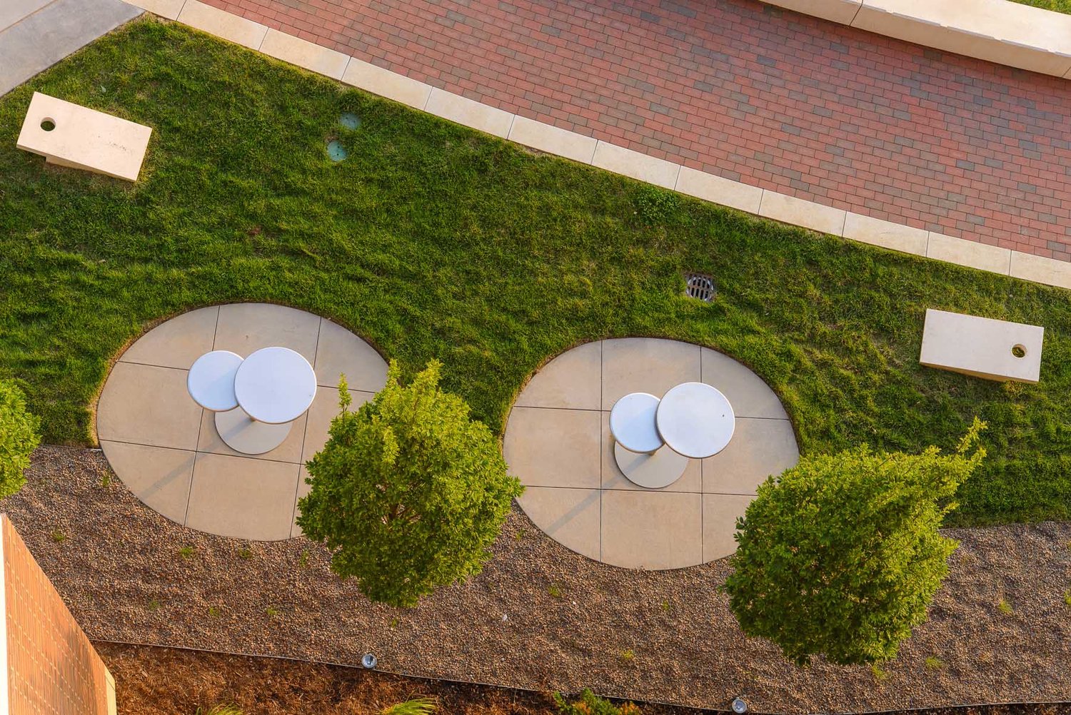 Landscape project by Kristin Booker, Booker Design Assoc.; E-Z Construction Co., Louisville, KY USA