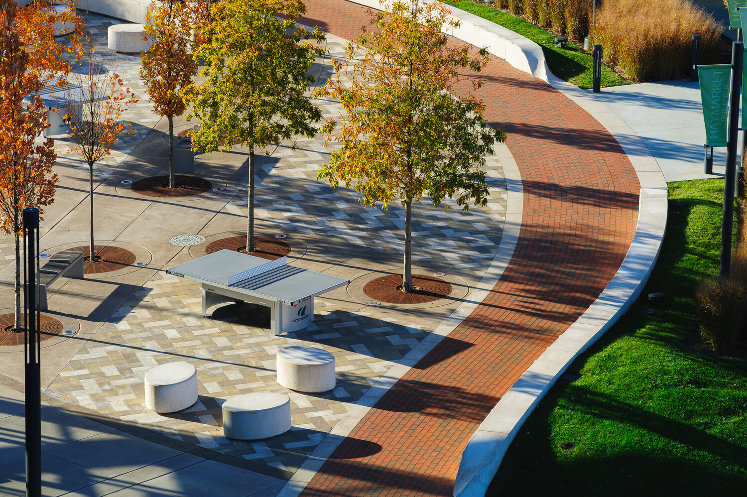 Landscape project by Kristin Booker, Booker Design Assoc.; E-Z Construction Co., Louisville, KY USA